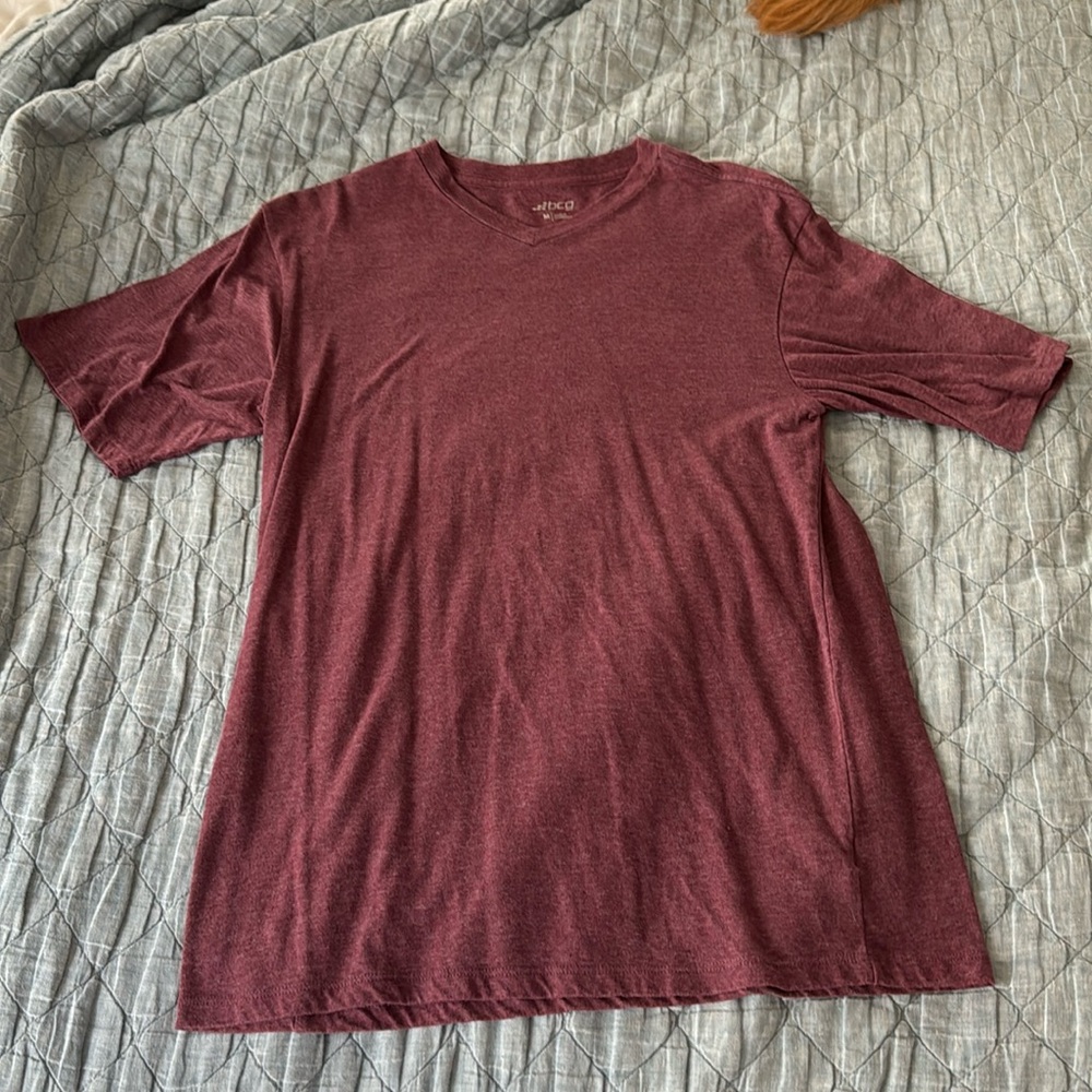 BCG Men’s V Neck